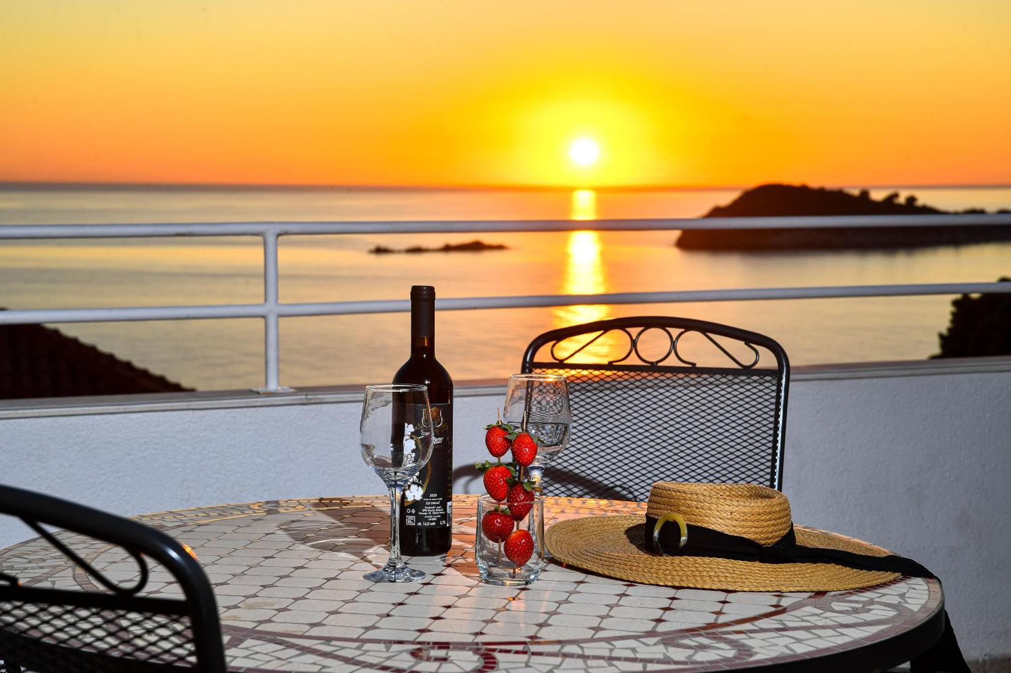 Manini Penthouse Apartment