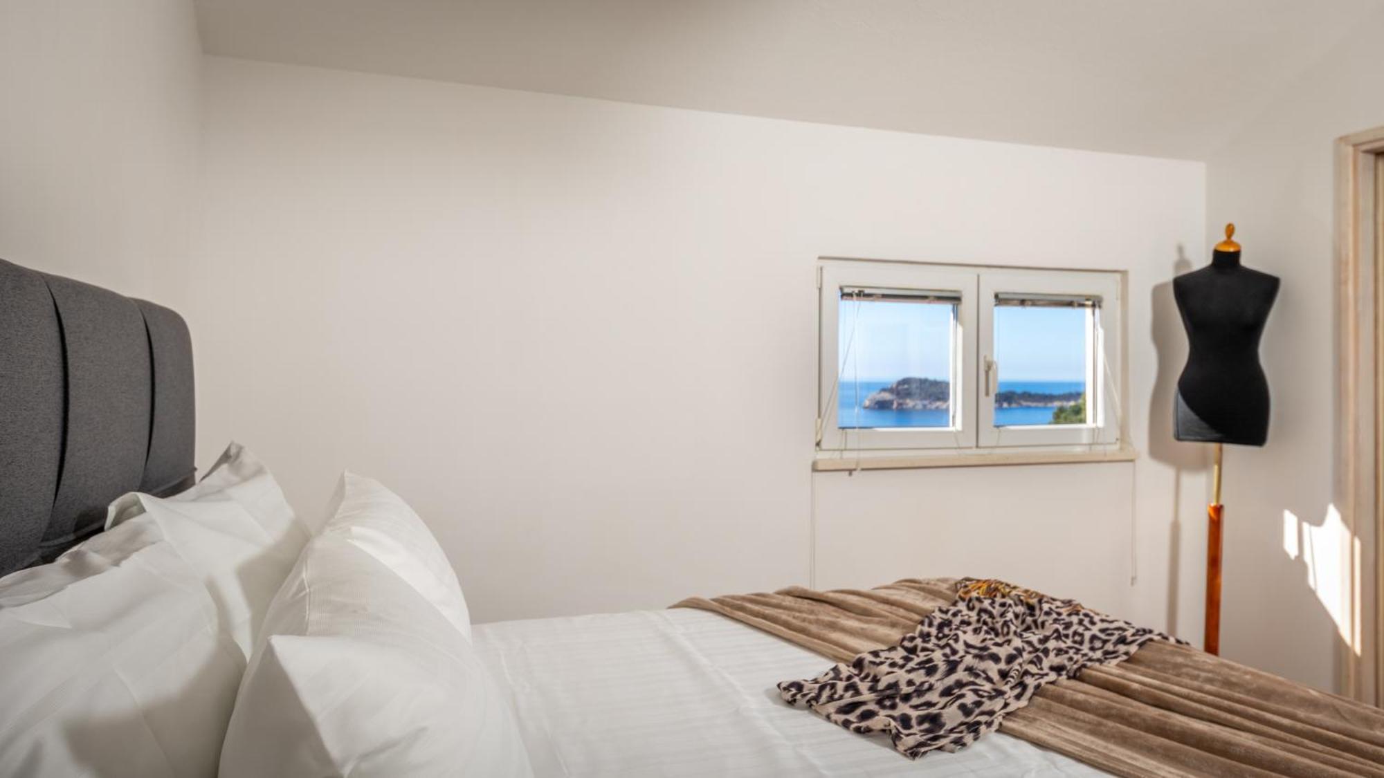 Manini Penthouse Apartment *