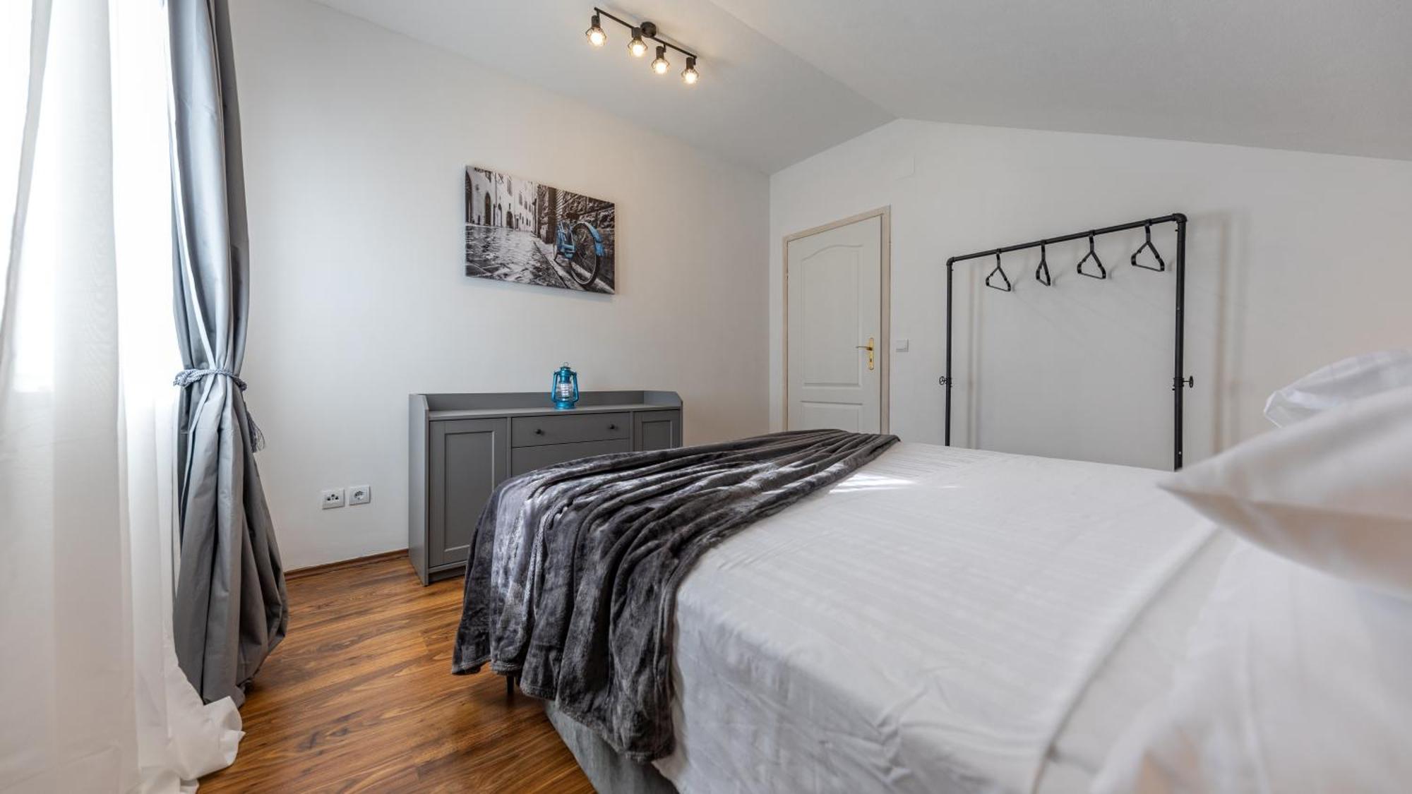 Manini Penthouse