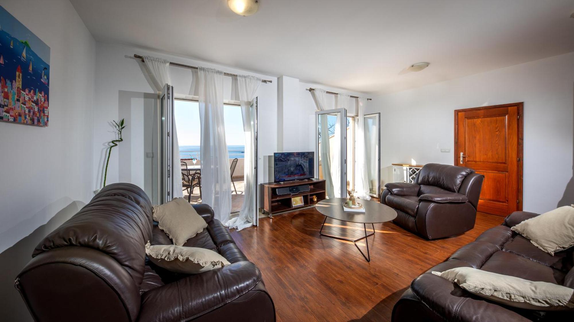 Manini Penthouse Apartment